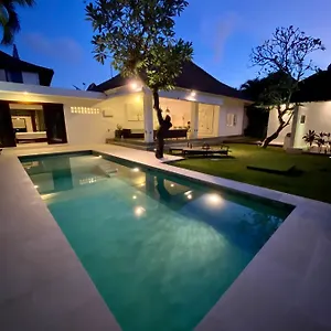 Emma | Heart Of | 350m Villa Seminyak (Bali)